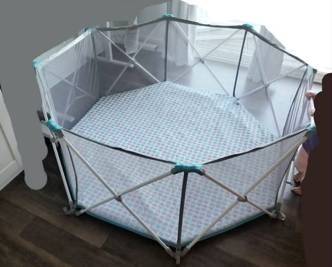 Regalo My Portable Play Yard Extra Large Deluxe 8 Panel with removable pad and zippered liner